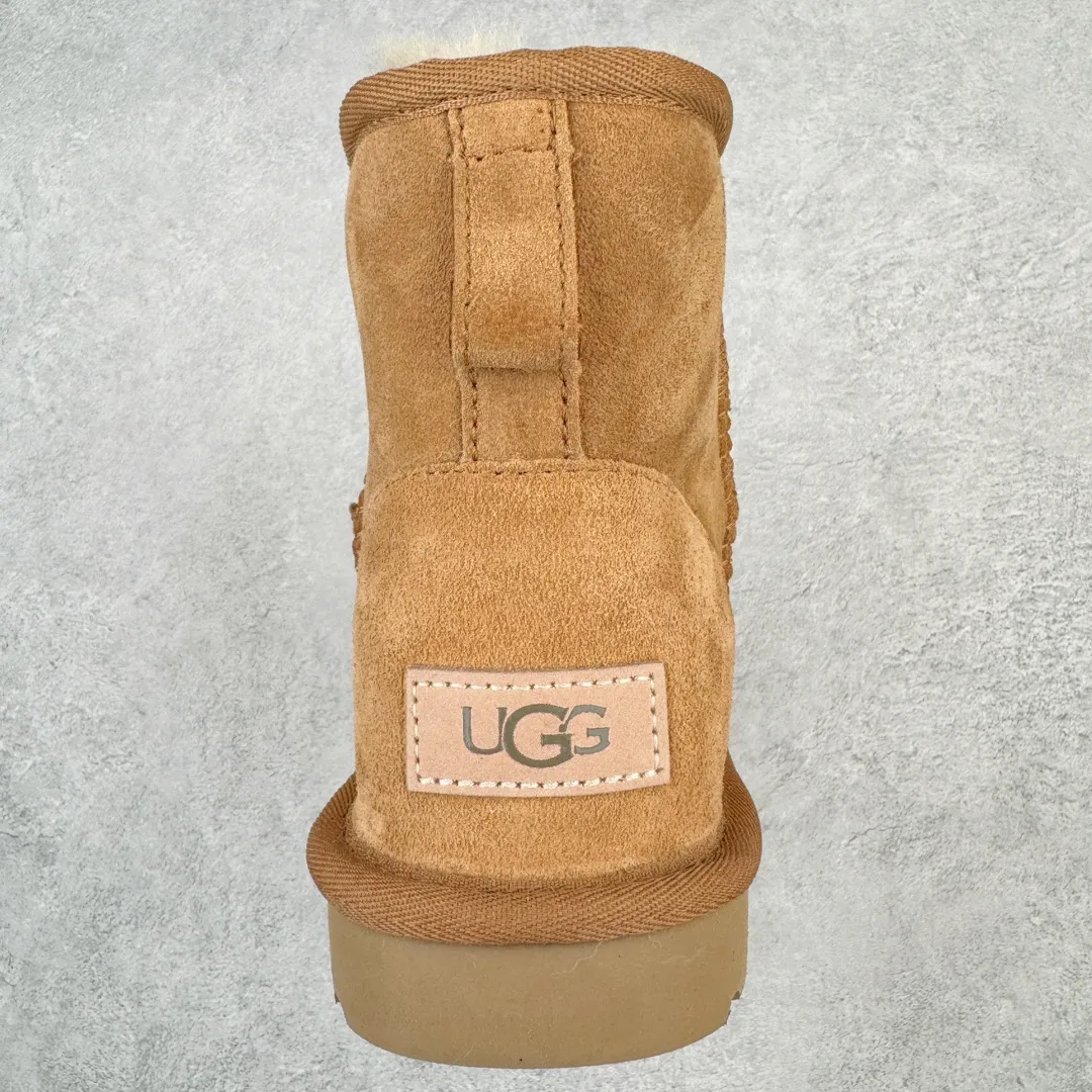 Pick up locally💰520 UGG 6222 Classic short-cut autumn and winter sheepskin and fur integrated snow boots. All shoes are made from the same factory as ZP. Longfeng A-grade Australian imported sheepskin and fur integrated men's and women's boots. Brand OEM production line. Fully follow the ZP process. OEM original pattern maker. Adhering to the principle of no original shoes and no development selection. Pay attention to every detail. The most authentic version on the market. TREADLITE "Light Wing" technology outsole. Lightweight/durable/flexible/pile size: 35 36 37 38 39 40 41 42 43 44 45 Coding: by2936070